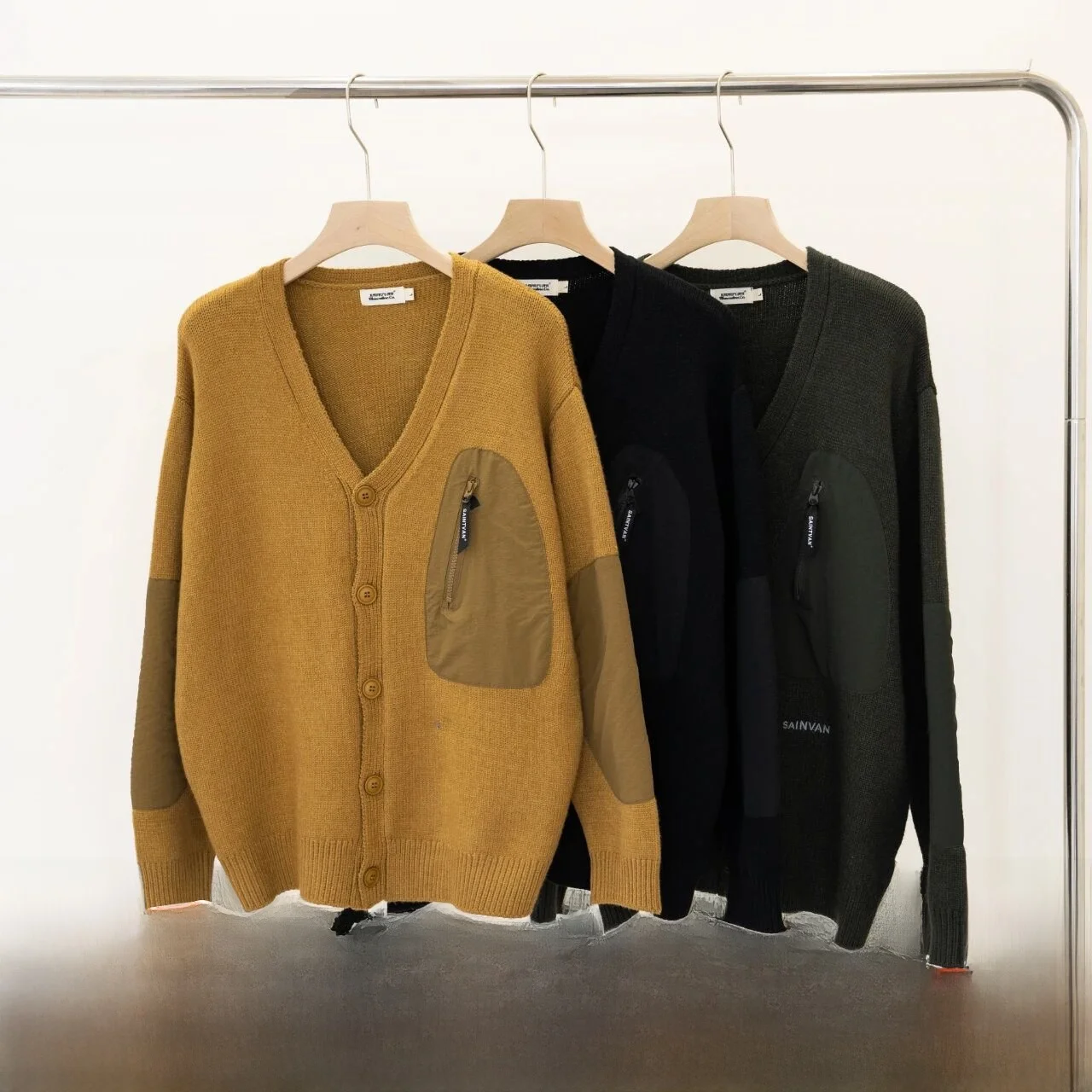 

Casual Knitted V-Ne Sweater Men's Autumn Winter Faion Breathable Long Sve Zipper Decoration Heavyweight Texture