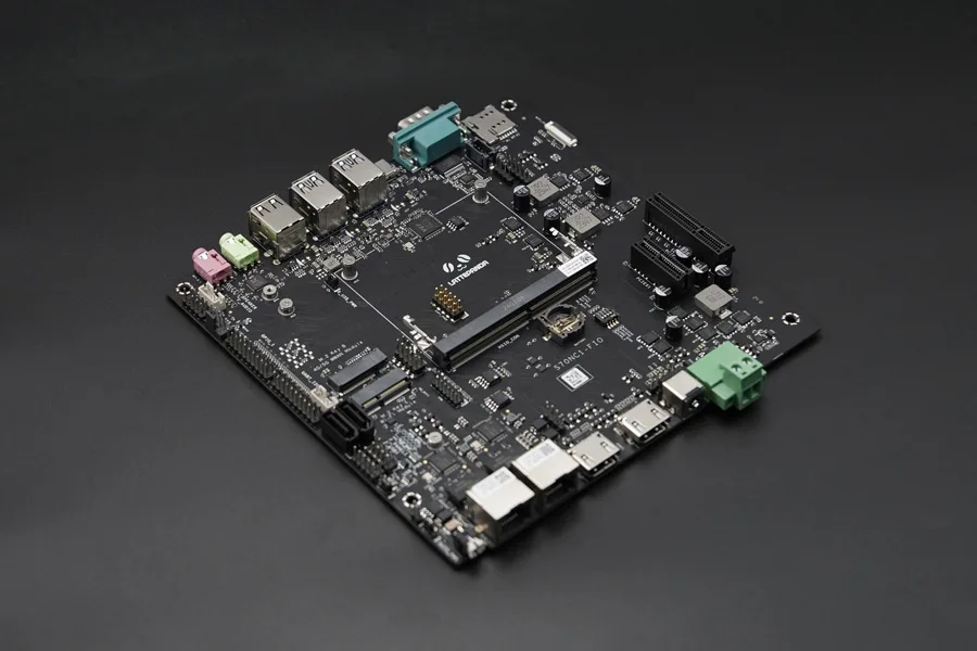 

Full-Function Evaluation Carrier Board for LattePanda Mu Compute Module