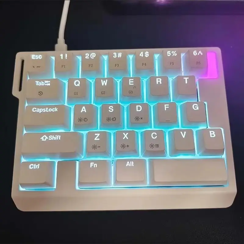 Compact keyboard for on-the-go gaming