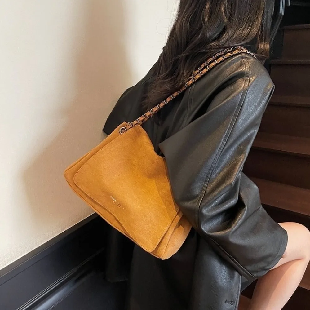 Elegante Retro Damen Schultertasche aus Wildleder, Große Kapazität, Handtasche, Umhängetasche, Einfarbig, Ketten-Unterarmtasche, Herbst Winter – Detail 13