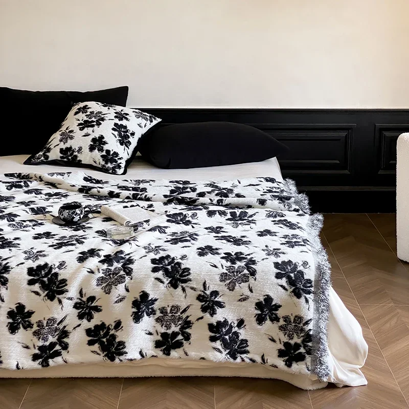 

New Imitation Mink Fur Autumn Winter Warm Sofa Blanket High-end Flower Butterfly Jacquard Throw Blankets Warmth Shawl Blanket