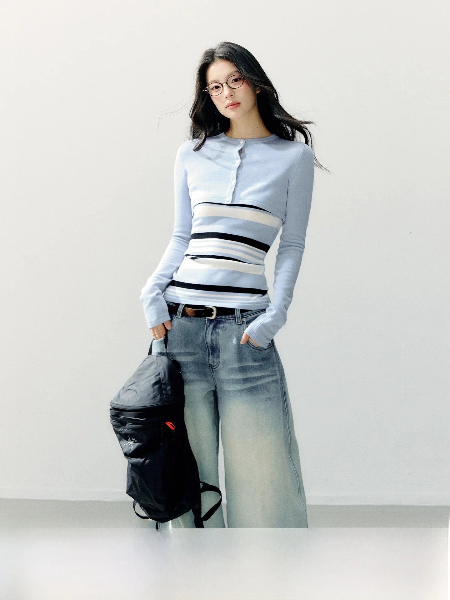 

Комплект 7Shiftin: Повседневный костюм-двойка с полосатым узором и длинными рукавами для женщин, модный, с подходящей шириной плеч, для ношения под одеждой, комбинезон