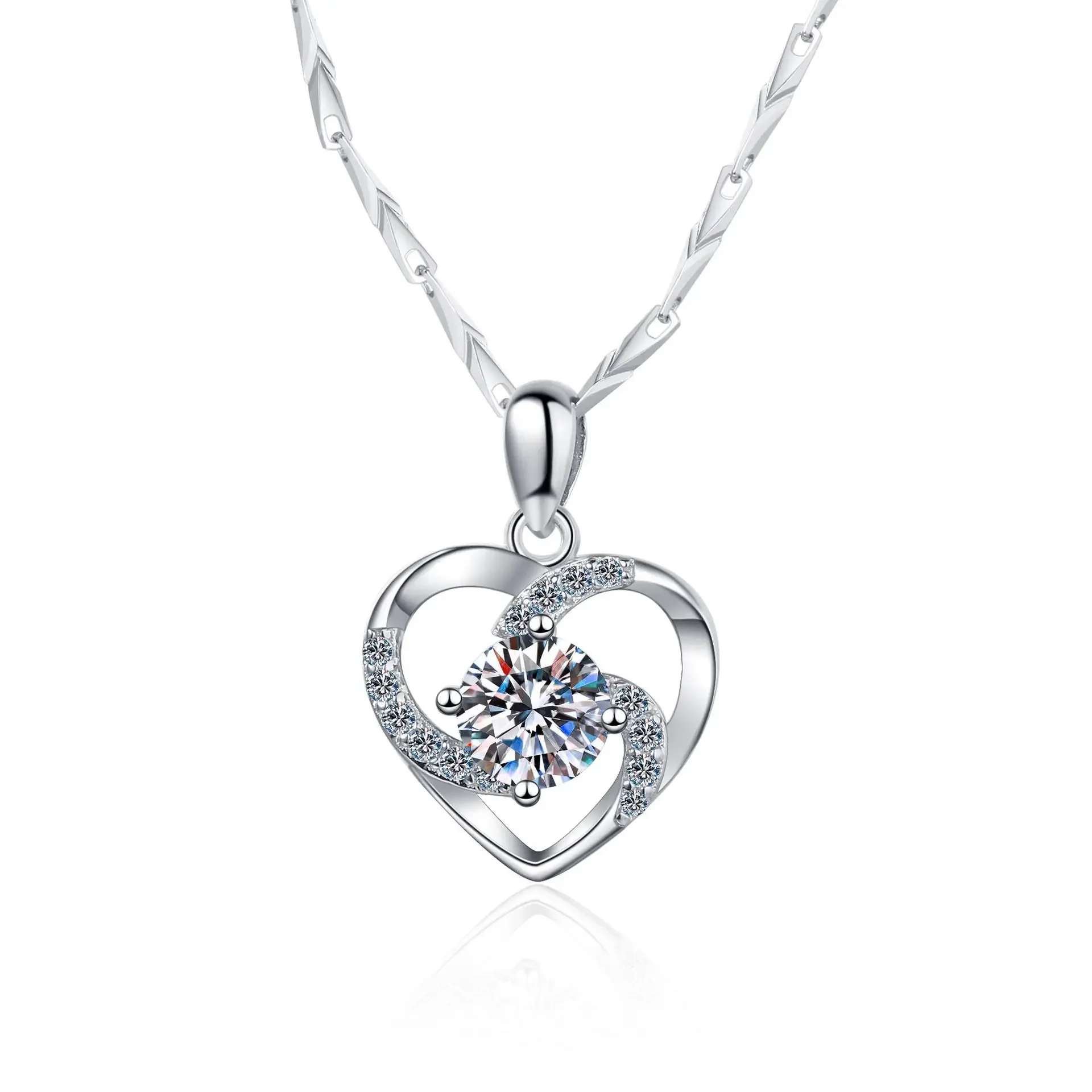 

HAIMAITONG Women's heart-shaped pt950 Platinum Women's Pendant Short clavicle chain pendant moissanite Diamond necklace