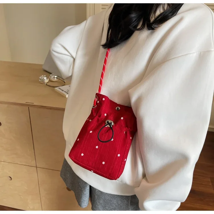 Kreative Falten-Tasche Neue Mode Trendige Umhängetasche Vielseitige Einzel-Schulter-Handytasche Aufbewahrung und Dekoration – Detail 20