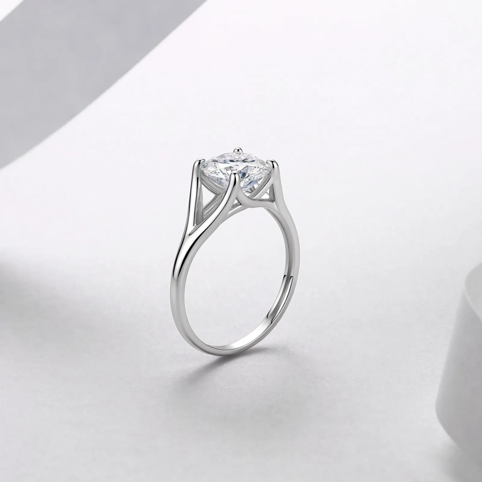 MUSHAN Luxury S925 Sterling Silver Moissanite Twist Arm Silver Mozambican Cross-border Closed Ring Cross-border New Products