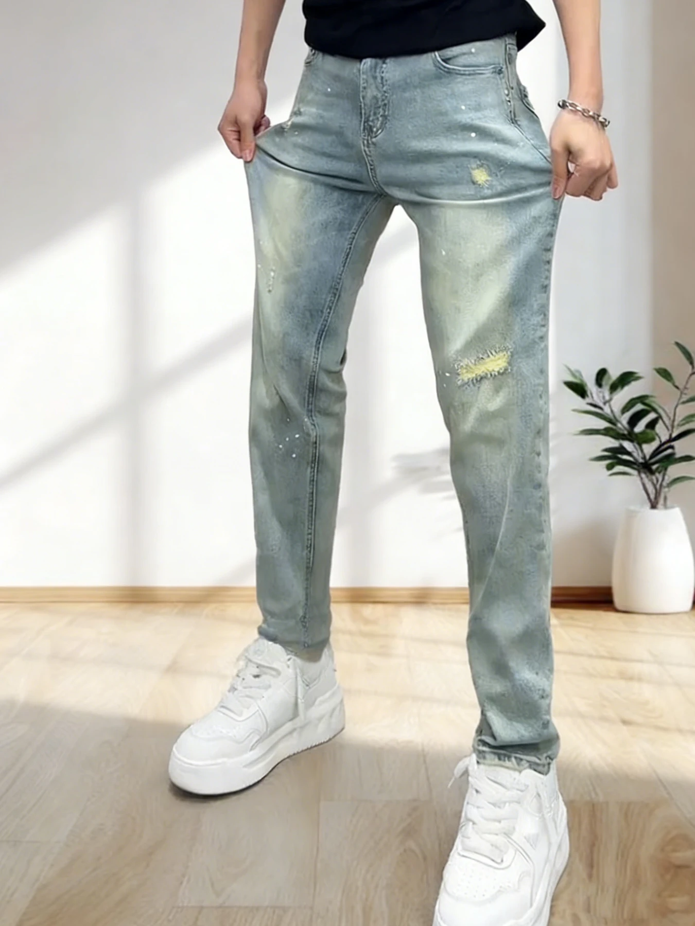 

Japanese-style vintage distressed denim pants, soft denim fabric, lazy and casual, easy to match