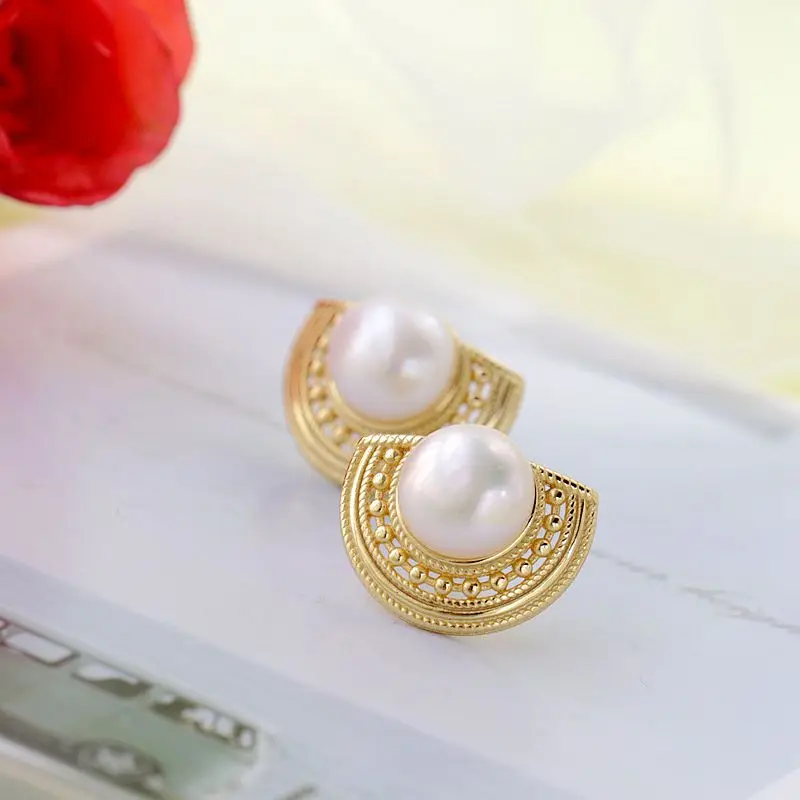 

Элегантные серьги из стерлингового серебра 925 пробы, инкрустированные натуральным пресноводным жемчугом, модные полукруглые серьги, позолоченные 18 К, стильные ювелирные изделия