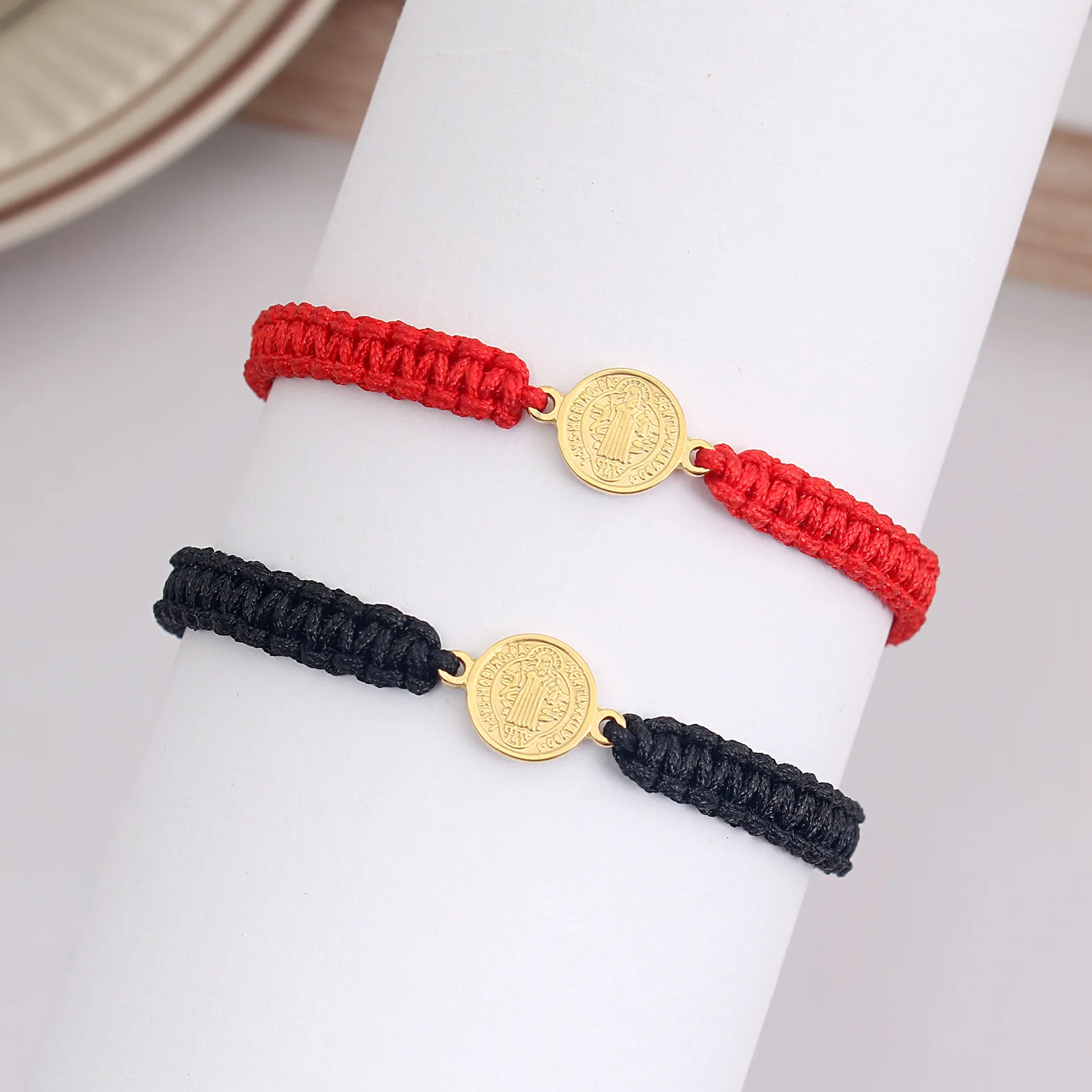 المعتقد الكاثوليكي سانت بينيتو ميدالية أساور الفولاذ المقاوم للصدأ سانت بنديكت الصليب دليل قابل للتعديل أساور حبل القطن المضفر #1