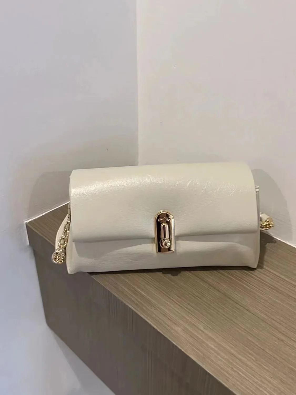 

Ele Women's Underarm Bag Faionable Ice White oulder Bag Versatile Commuter Crossbody Bag Sli PU Leather Handbag