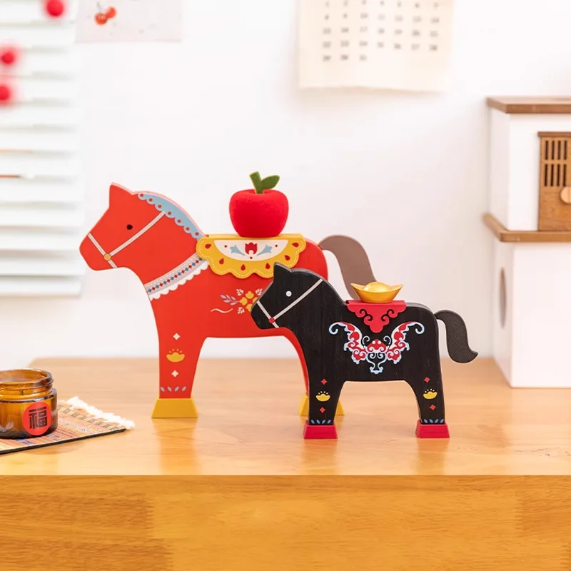

Japanese style wooden horse decoration ornaments, Christmas Eve wooden horse decoration ornaments gifts, modern home decorations