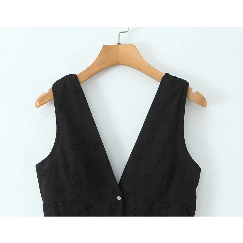 YENKYE ชุดเดรสแขนกุดคอวีปักลายดอกไม้สีดำ ผู้หญิงทรงเอเข้ารูป ชุดเดรสสั้นฤดูร้อนผ้าฝ้าย รุ่น 2026