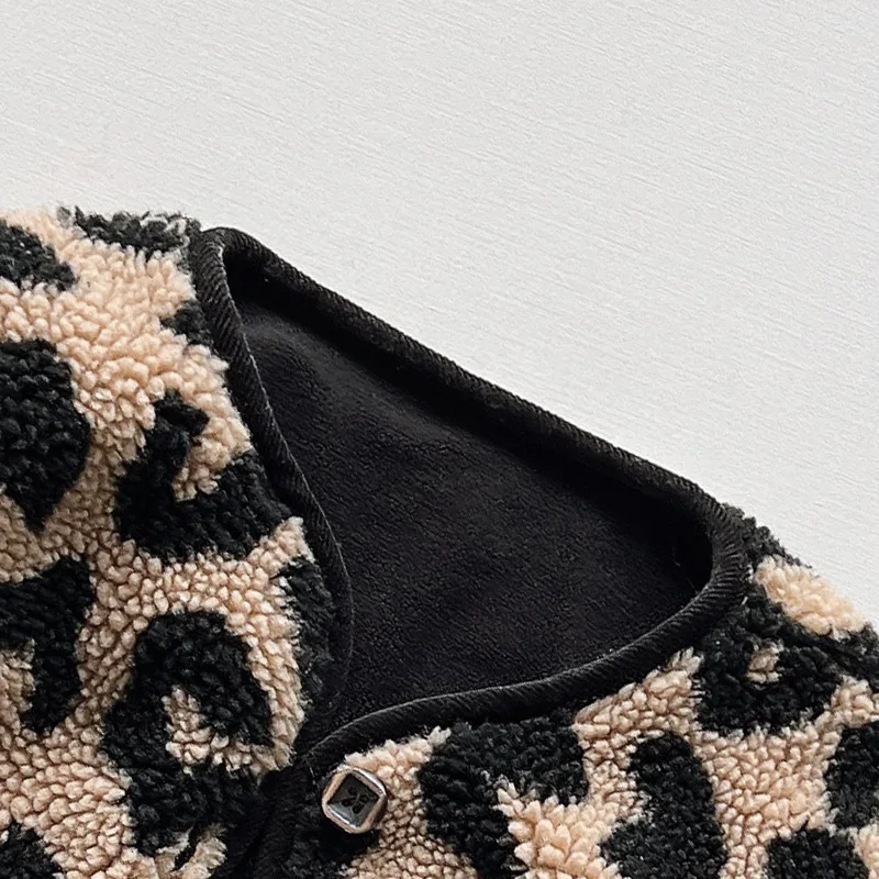 Autunno inverno cappotto per bambini ragazze stampa leopardata peluche vestiti imbottiti in cotone versione coreana di ragazzi moda cappotto caldo