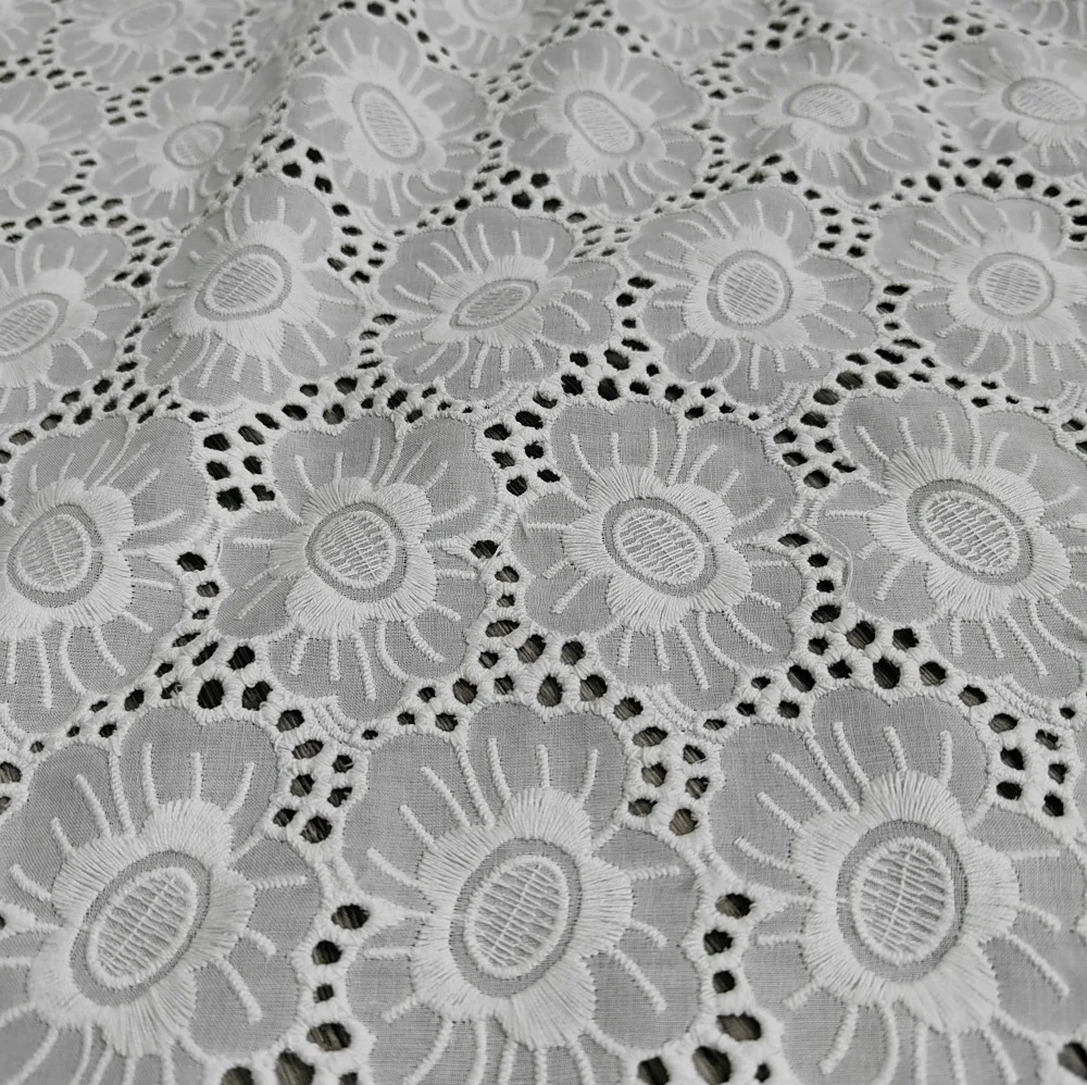 

Exquisite 100%cotton perforated embroidery 3D floral fabric cotton embroidered fabric new clothing sewing fabric in stock