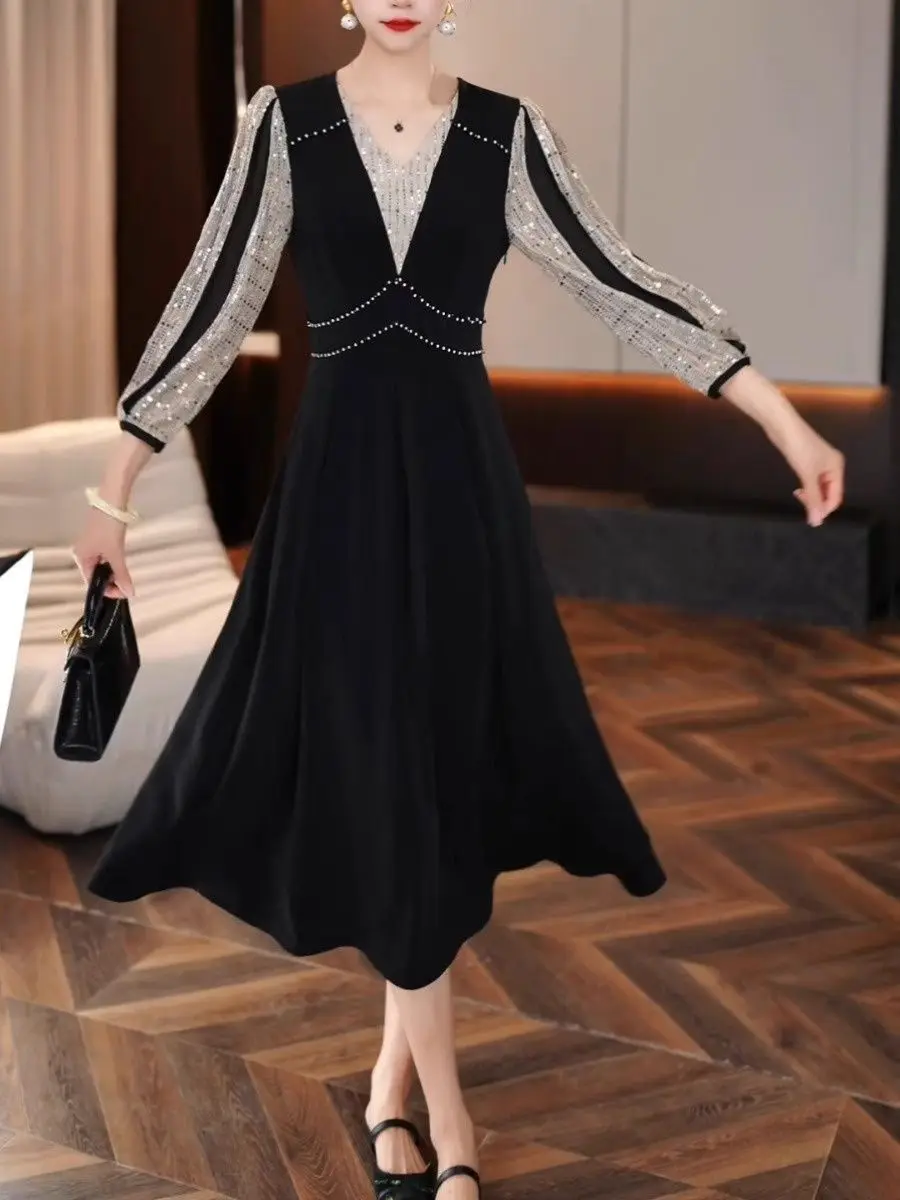 French High-end Heavy Industry Sequin Splicing Dress in Autumn New V-neck Long-sleeved Fashion Slim Skirt