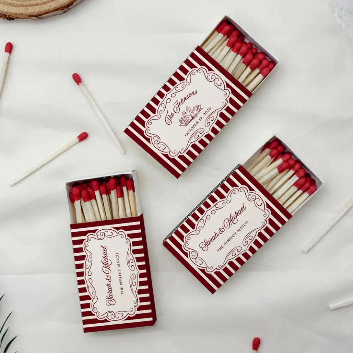 

Винтажные свадебные сувениры в виде лебедя, идеальная спичечная коробка, персонализированные спичечные книги, элегантные подарки для свадебных гостей в полоску, на заказ m