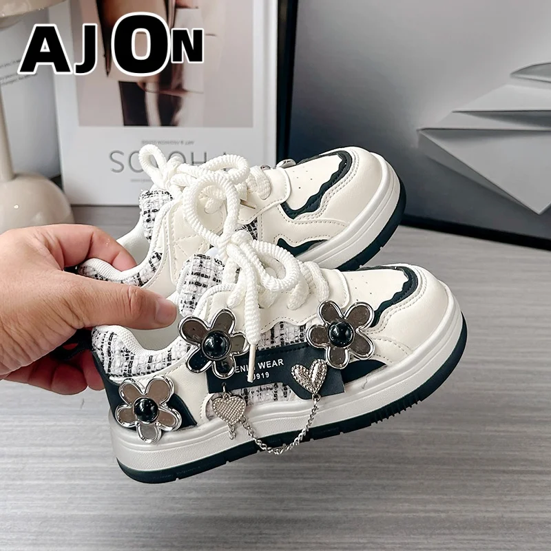 

Children and girls sports shoes flower chain shoes cute Korean fashion autumn and winter leather casual non-slip flat shoes