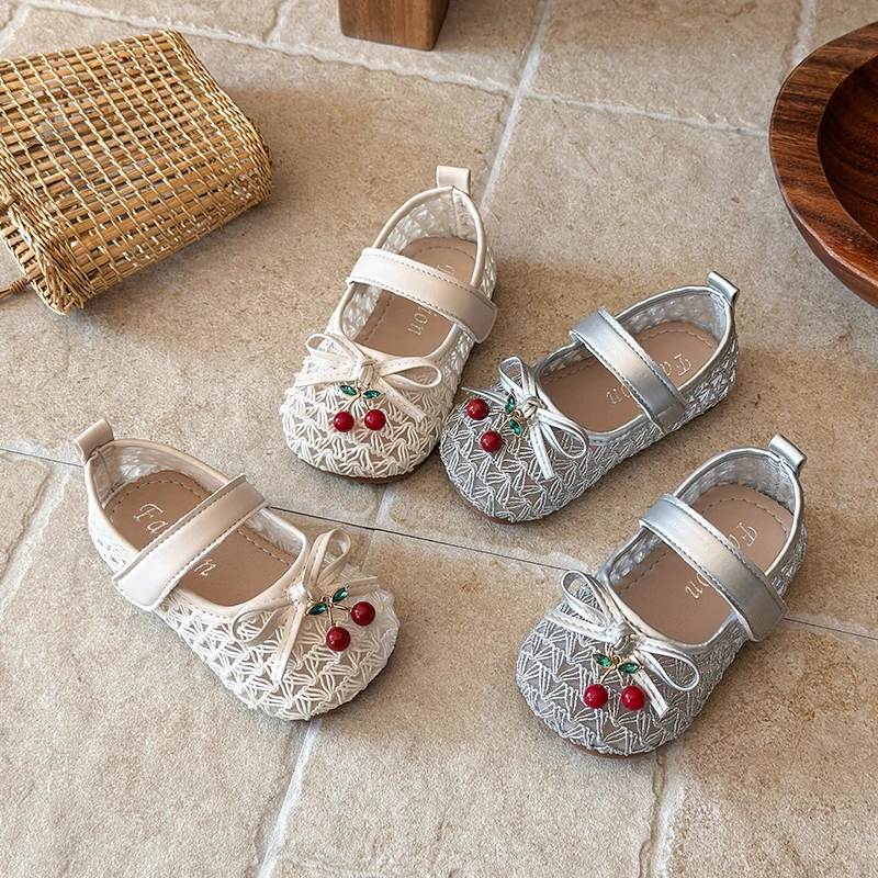 

Новые детские туфли для девочек в стиле принцессы с бантом и декором в виде вишни, элегантные повседневные балетки для свадеб и праздников