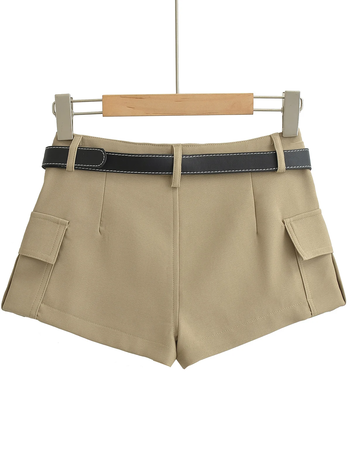 กางเกงขายาวทรงตรงสไตล์สตรีท แต่งเข็มขัดเอวต่ำ ดีไซน์เซ็กซี่ทันสมัยสำหรับสาวๆ  งานปักละเอียด  คอลเลคชั่นใหม่สำหรับฤดูร้อน