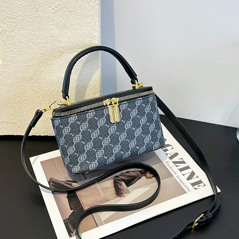 

Stylish Parisian Trendy Diaper Bag Elegant Crossbody Handbag For Women Designer Large Capacity Messenger