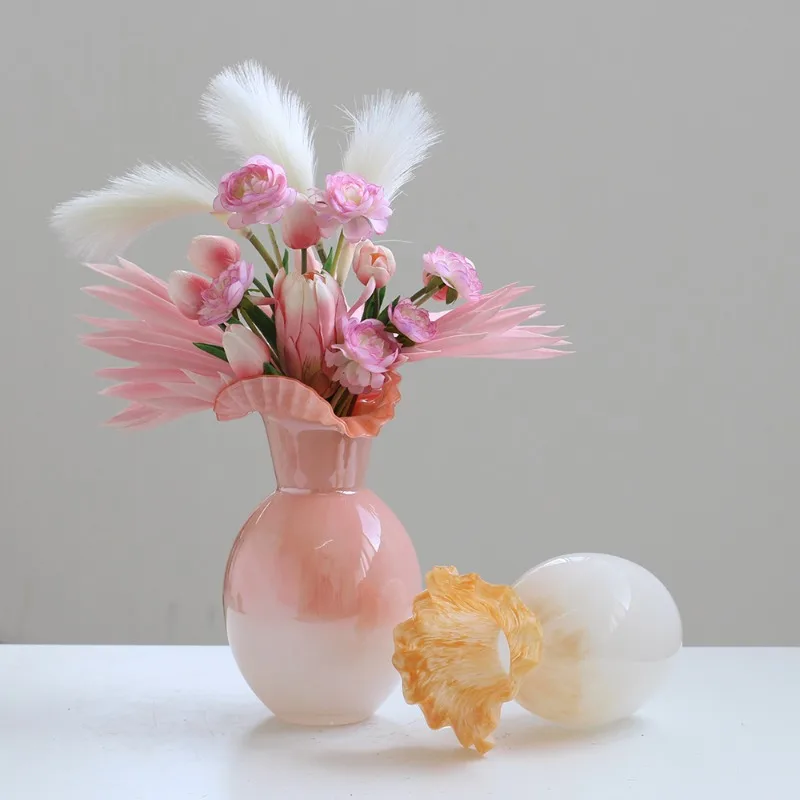 

Medieval gradual change pink wavy mouth glass vase living room dining table TV cabinet high-end decoration