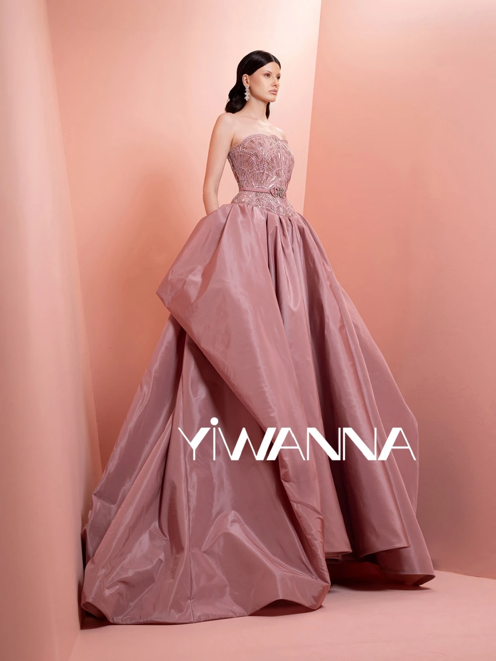 

Glimmering Beaded A-line Long Evening Dress Elegant Strapless Sleeveless Wedding Party Gown Customzied Formal Prom Dresses