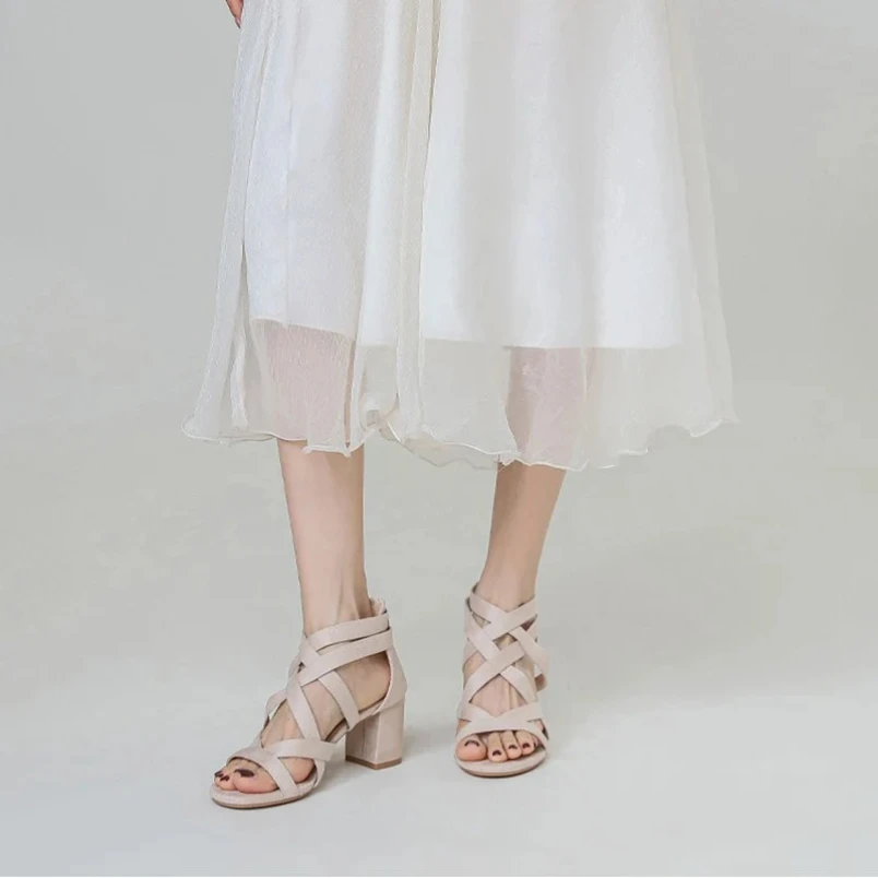 

Женские модные сандалии с множеством ремешков, летние кожаные сандалии на танкетке с открытым носком, шлепанцы на каблуке, элегантная обувь