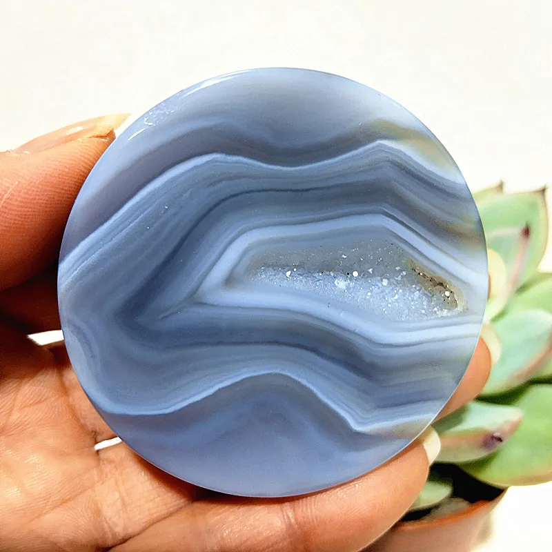 

Natural Stone Beautiful Lace Geode Agate Palm Stone Witchcraft Spirit Meditation Energy Feng Shui Crystal Room Decoration