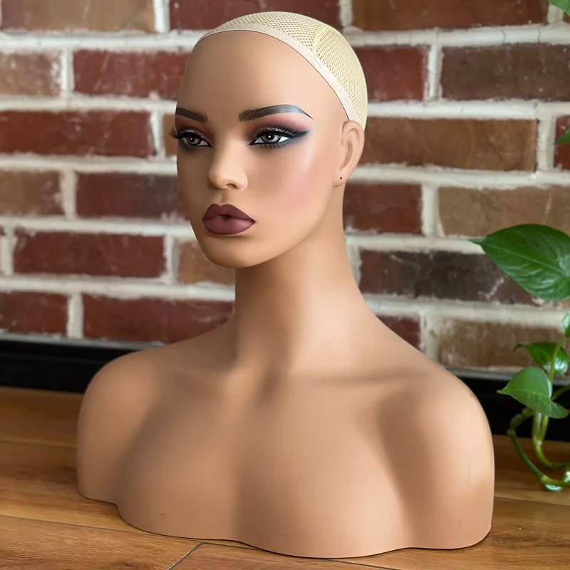 رأس عارضة أزياء أنثى مع كتف مزدوج، شعر مستعار، إكسسوارات ودعامة عرض القبعة، رأس عارضة أزياء لعرض النافذة #4