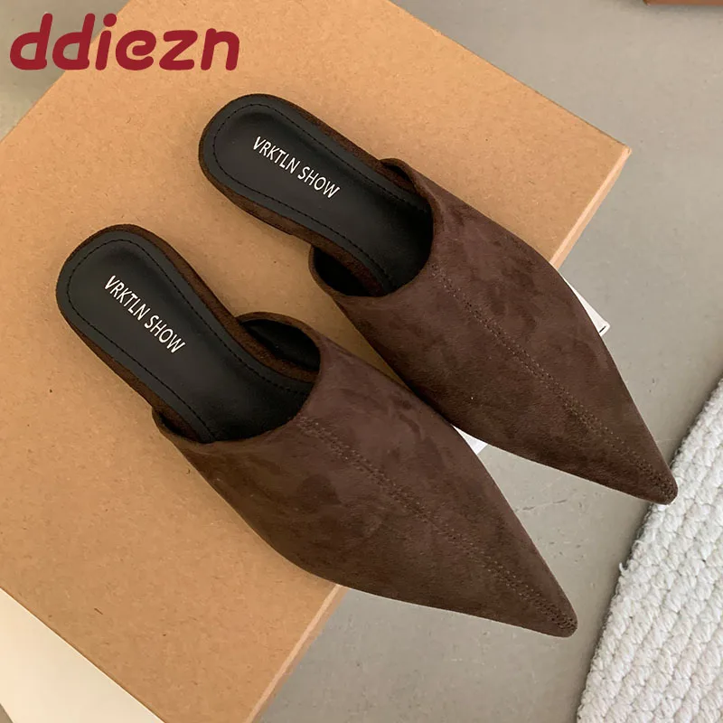 

2025 Luxury Summer Beach Flats Slippers Women Mules Female Slides Sandals Fashion Pointed Toe Flats Ladies Slippers Shoes