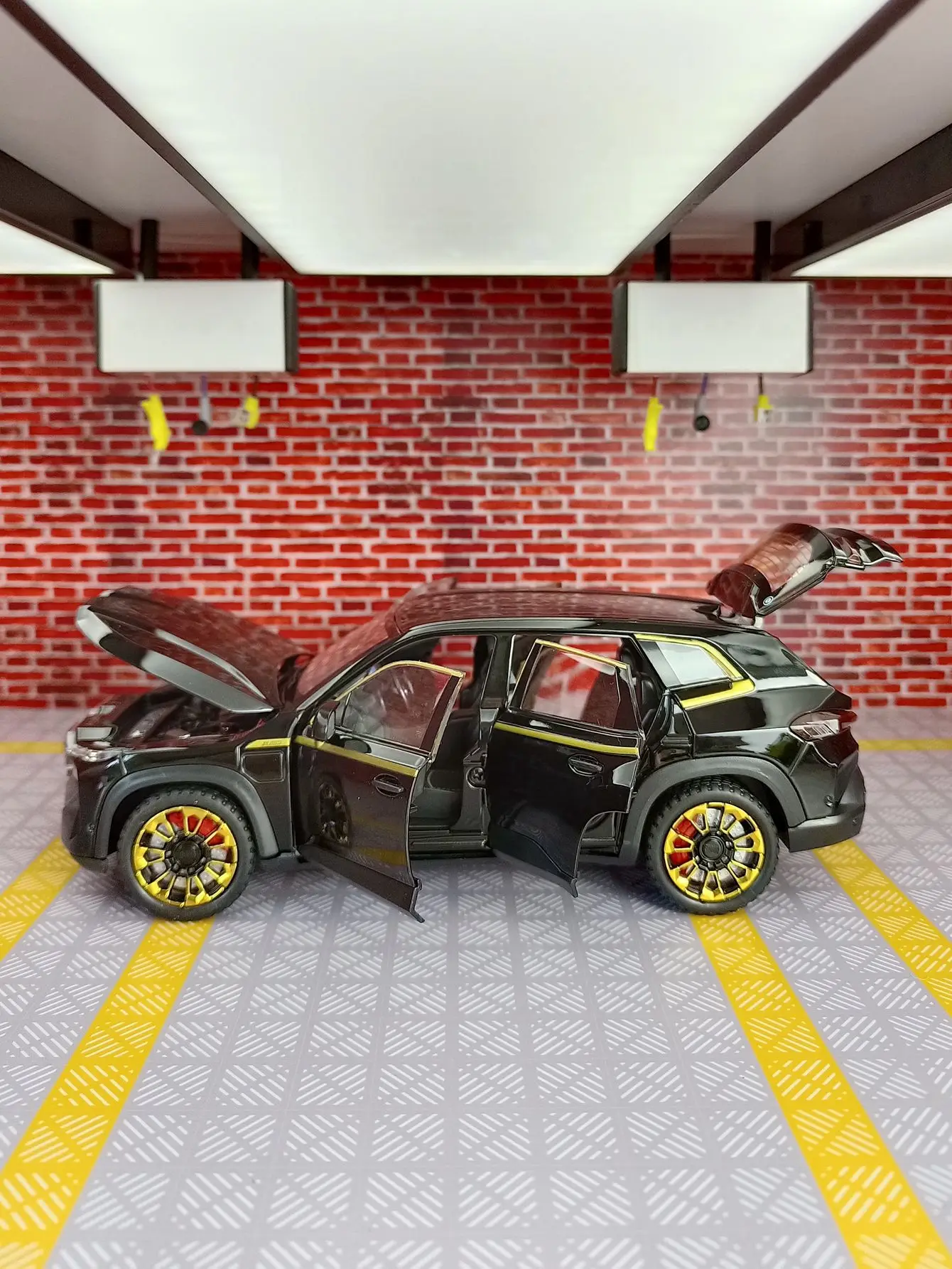 1:24 simulación BMW XM vehículo todoterreno modelo de coche de aleación, puertas y capó del motor, el maletero se puede abrir, regalos de sonido y luz