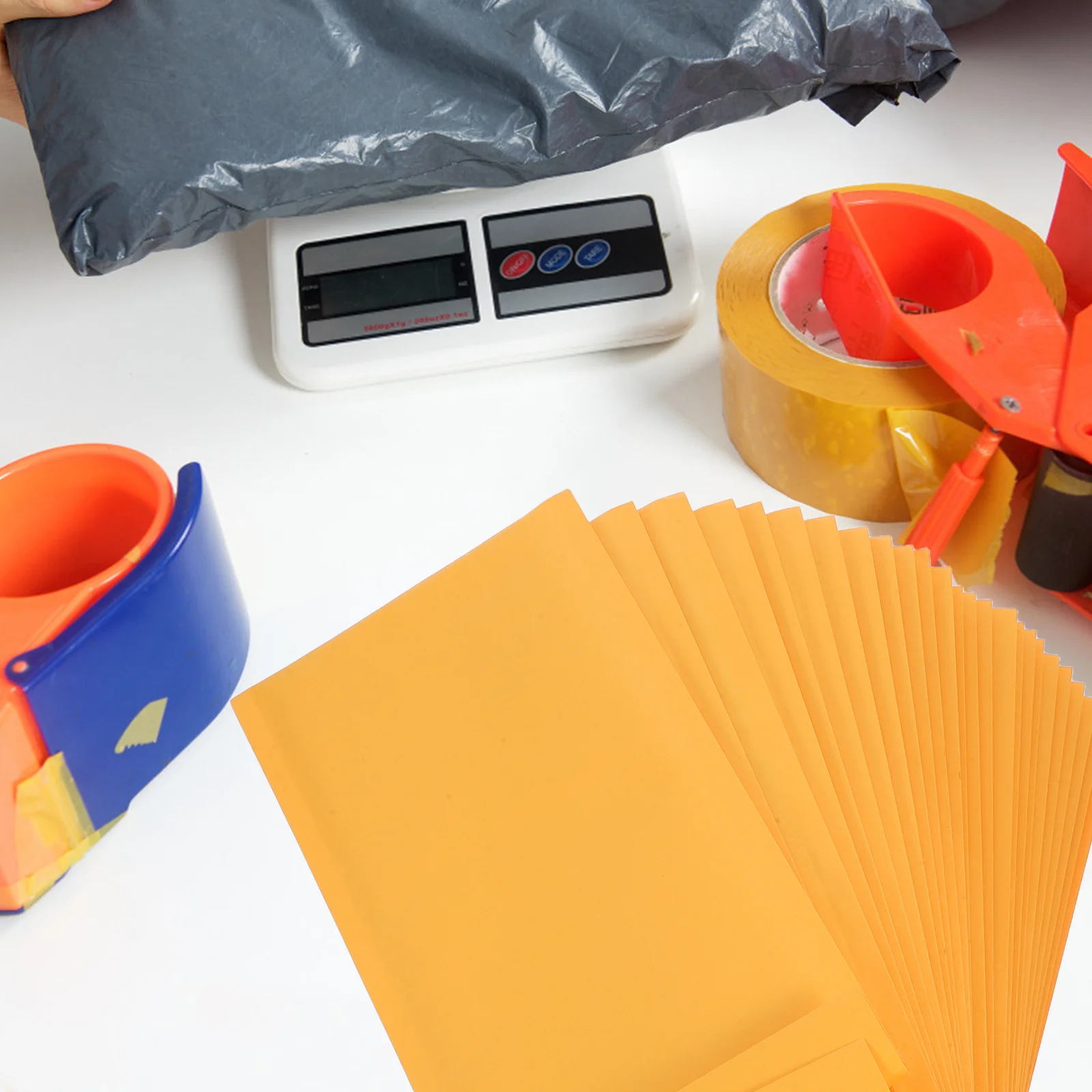 

25Pcs Yellow Craft Paper Bubble Mailers Self Sealing Padded Envelopes Protective Packaging Bags for Shipping Mailing Envelopes