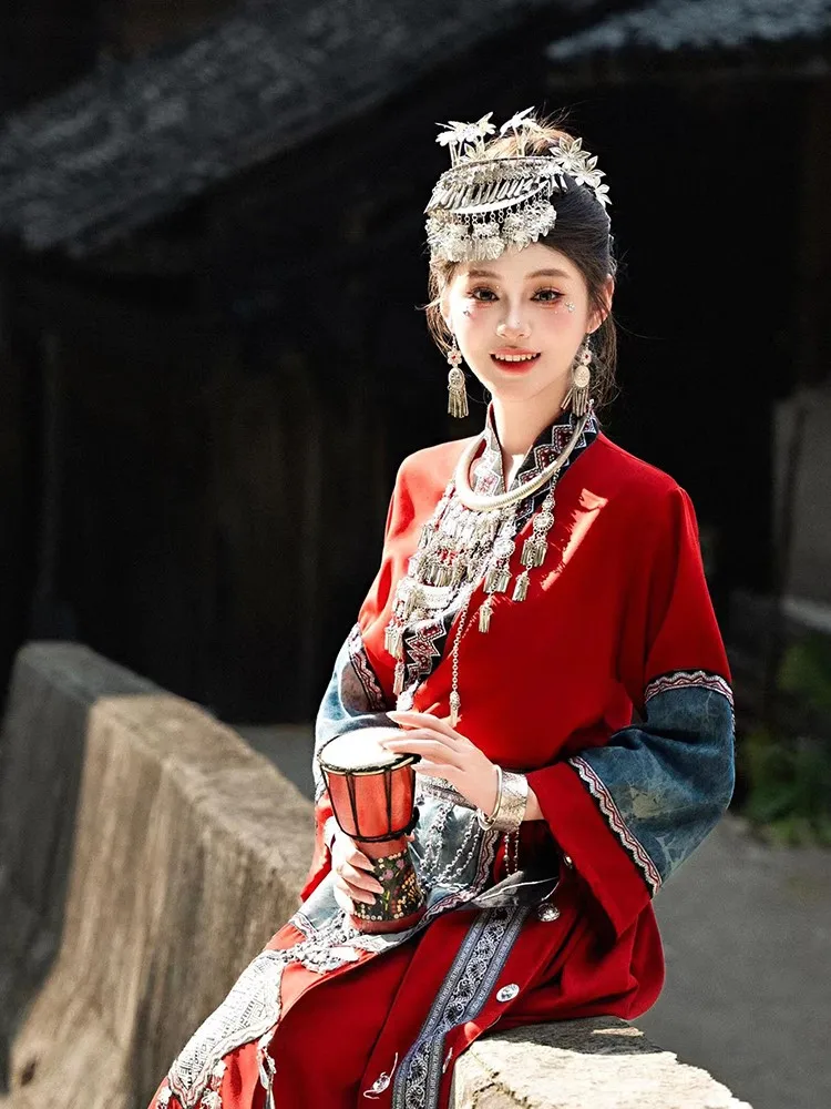 

New style of clothing for travel outings and performance