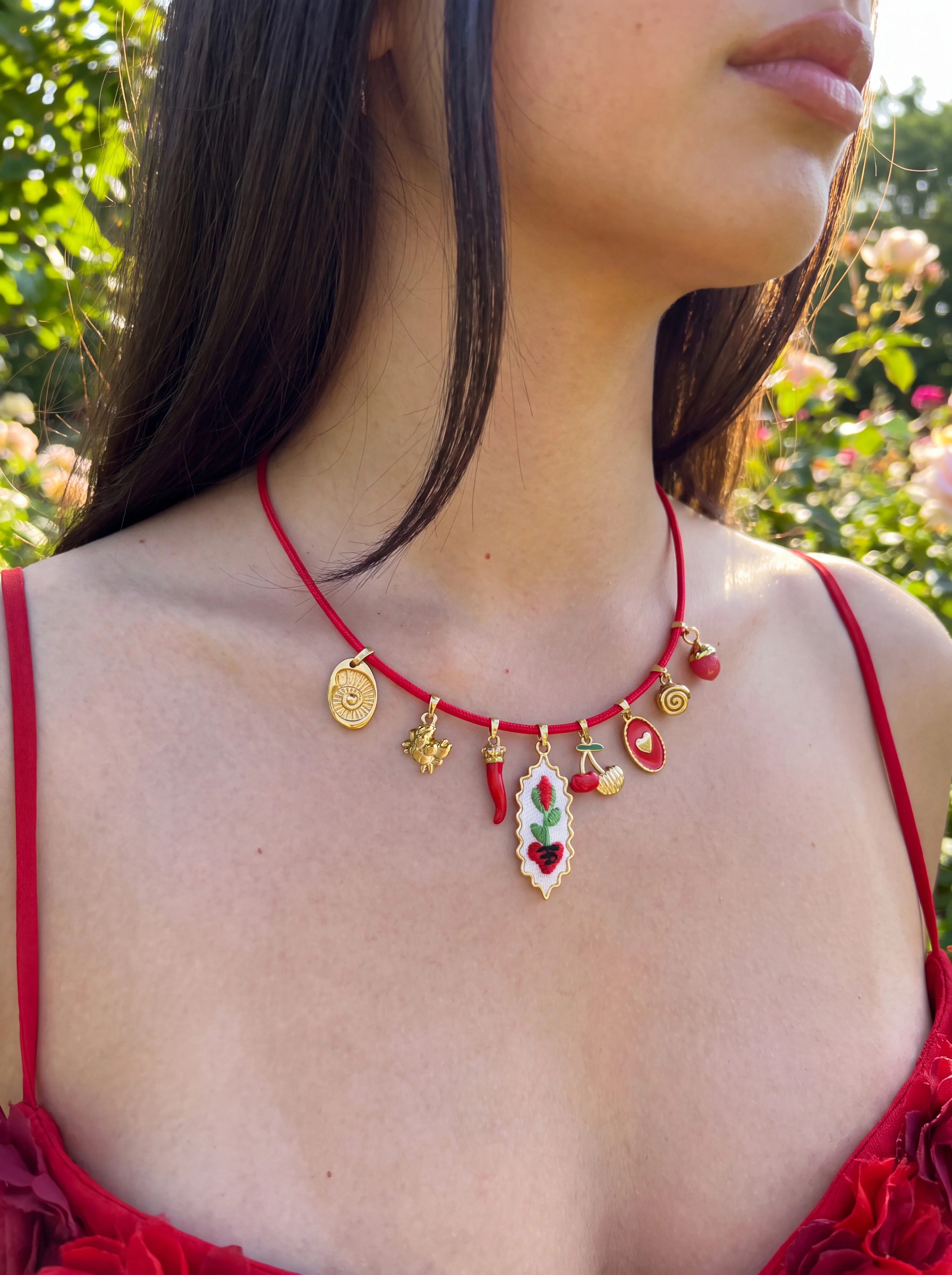 Peri'sbox Fashionable Creative Embroidery Dripping Oil Multiple Pendants Magnetic Necklace Detachable Women's Exquisite Jewelrys