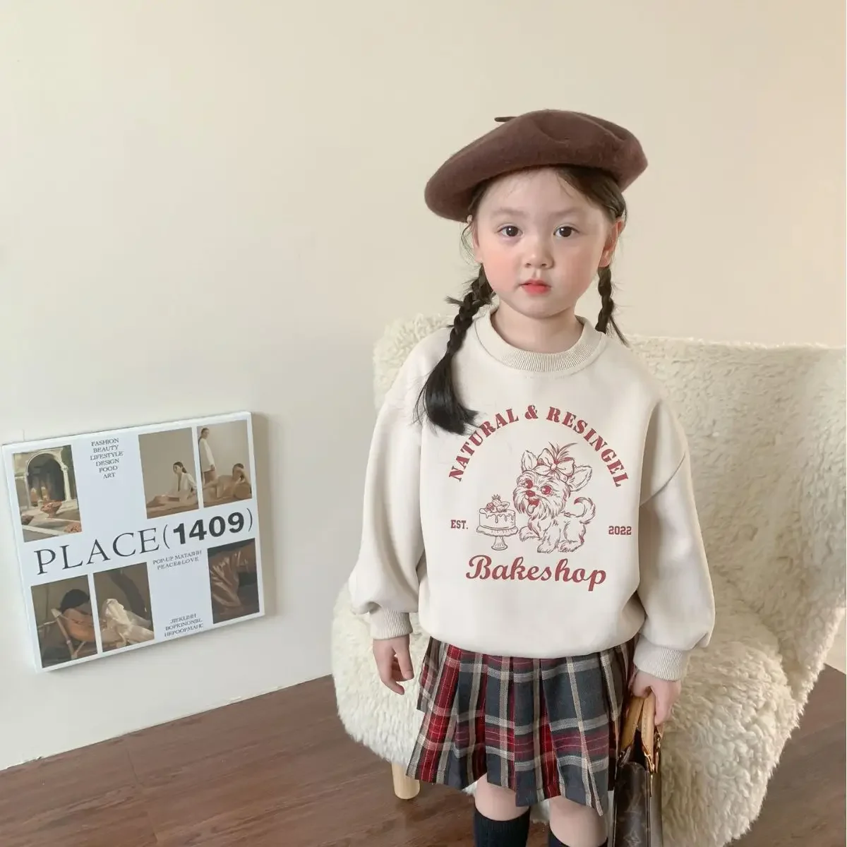 

2025 Autumn Cartoon Children's Sets Girls' Korean Cartoon Sweater Skirt Set New Children's Casual Fashionable Pullover Top
