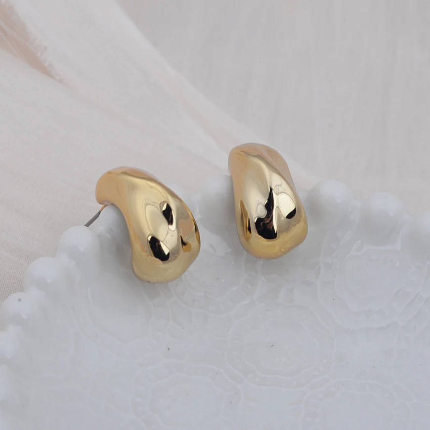 Smooth Arc C-Type Bean Metal Stud Earring for Women Irregular Gold Color Geometry Ear Jewelry Simple Valentine's Day Gift