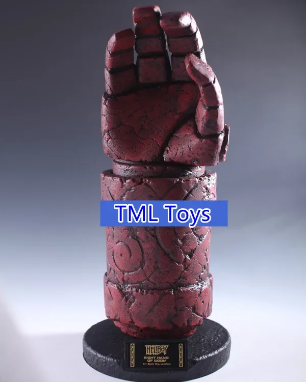 1:1スケールのDOOMヘルボーイの右手の小道具、レジン製アクションフィギュア、コレクションモデル玩具、装着可能な手袋、テーブルギフト