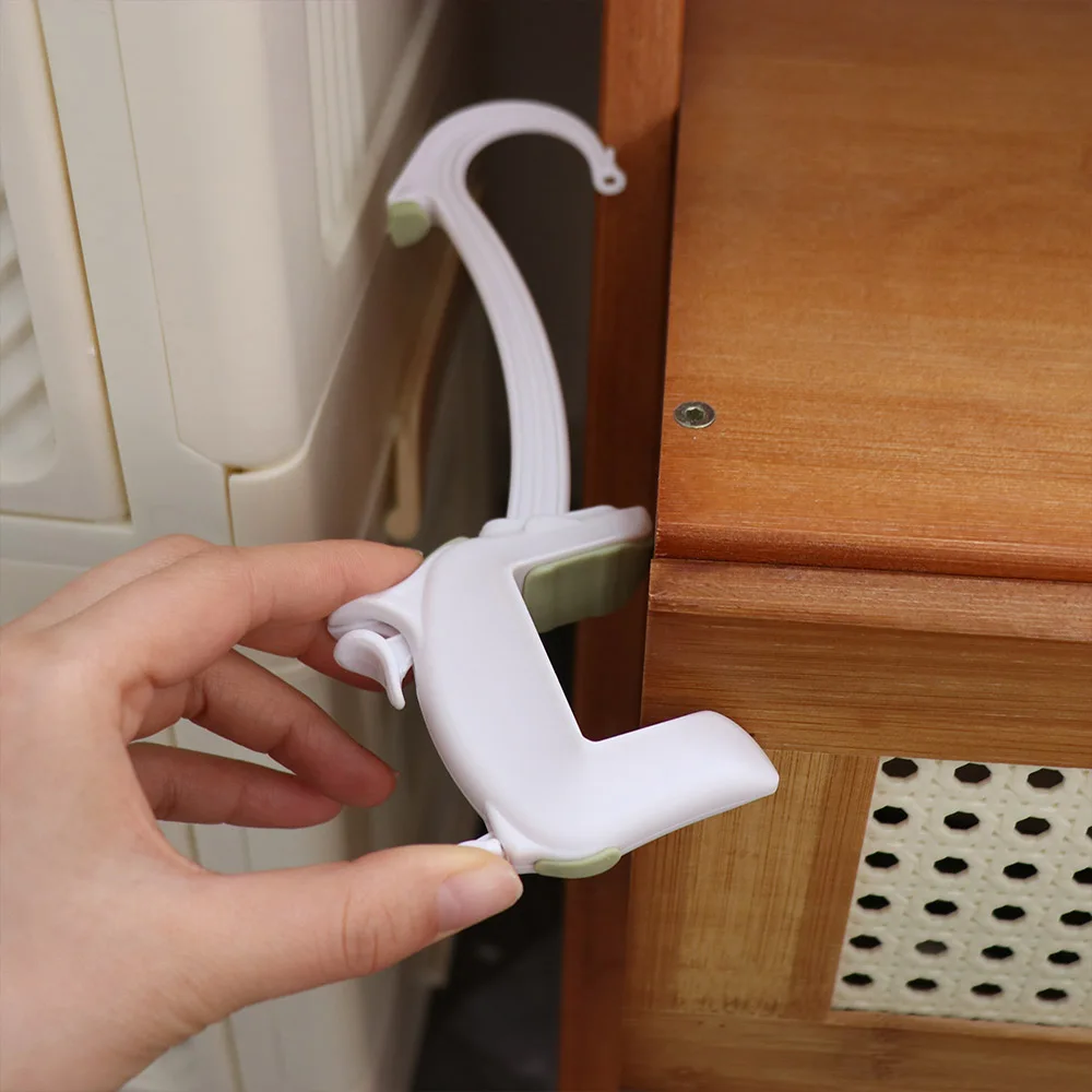 

Portable Child Proof Door Stop Easy To Install No Tools Required Baby Safety Door Lock No Tape Required Anti-Pinch Door Lock