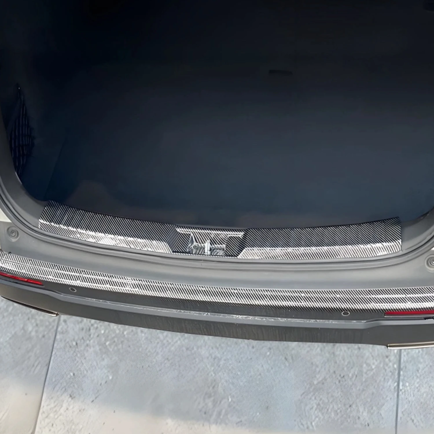 

For Honda CR-V CRV 2023-2025 Car Accessories Exterior Inner Rear Trunk Bumper Protector Cover Trim ABS Carbon Fiber Grain 1pc