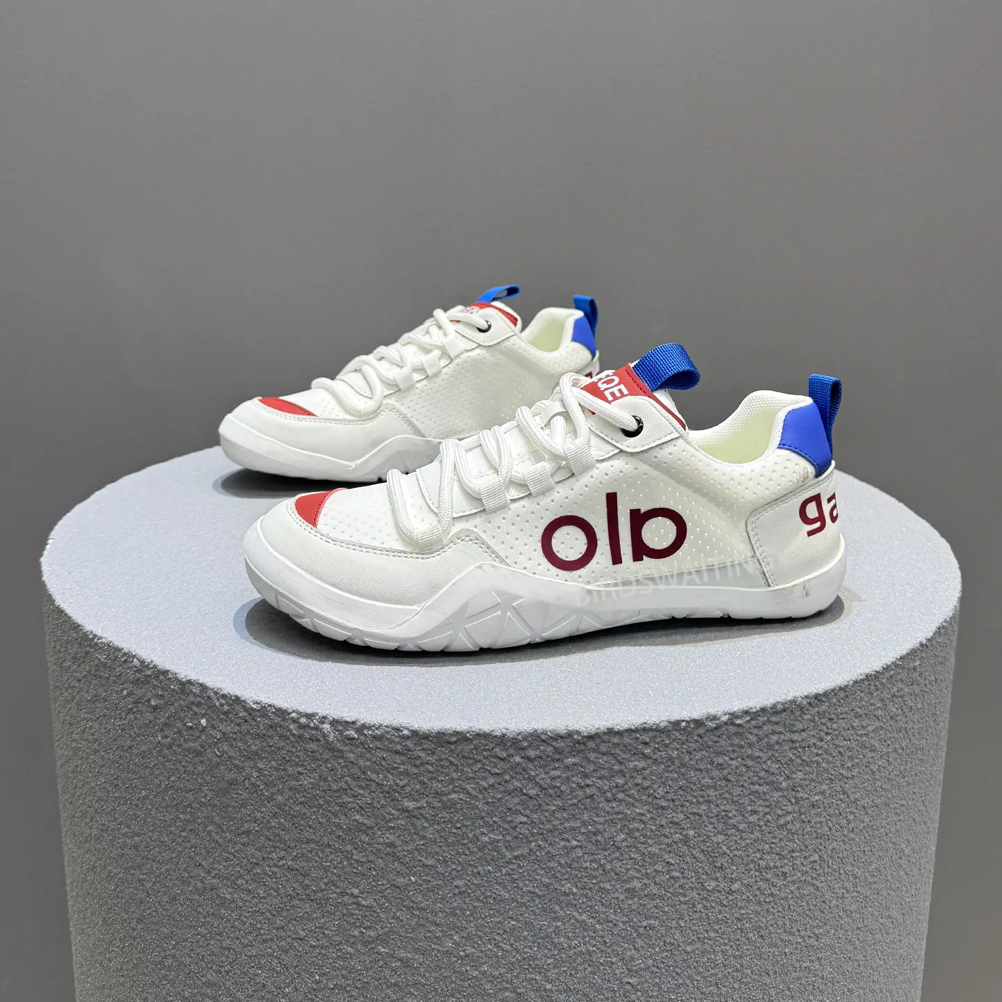 New sports shoes Summer breathable unisex sports casual lightweight soft-soled shoes White sports shoes Everyday training shoes