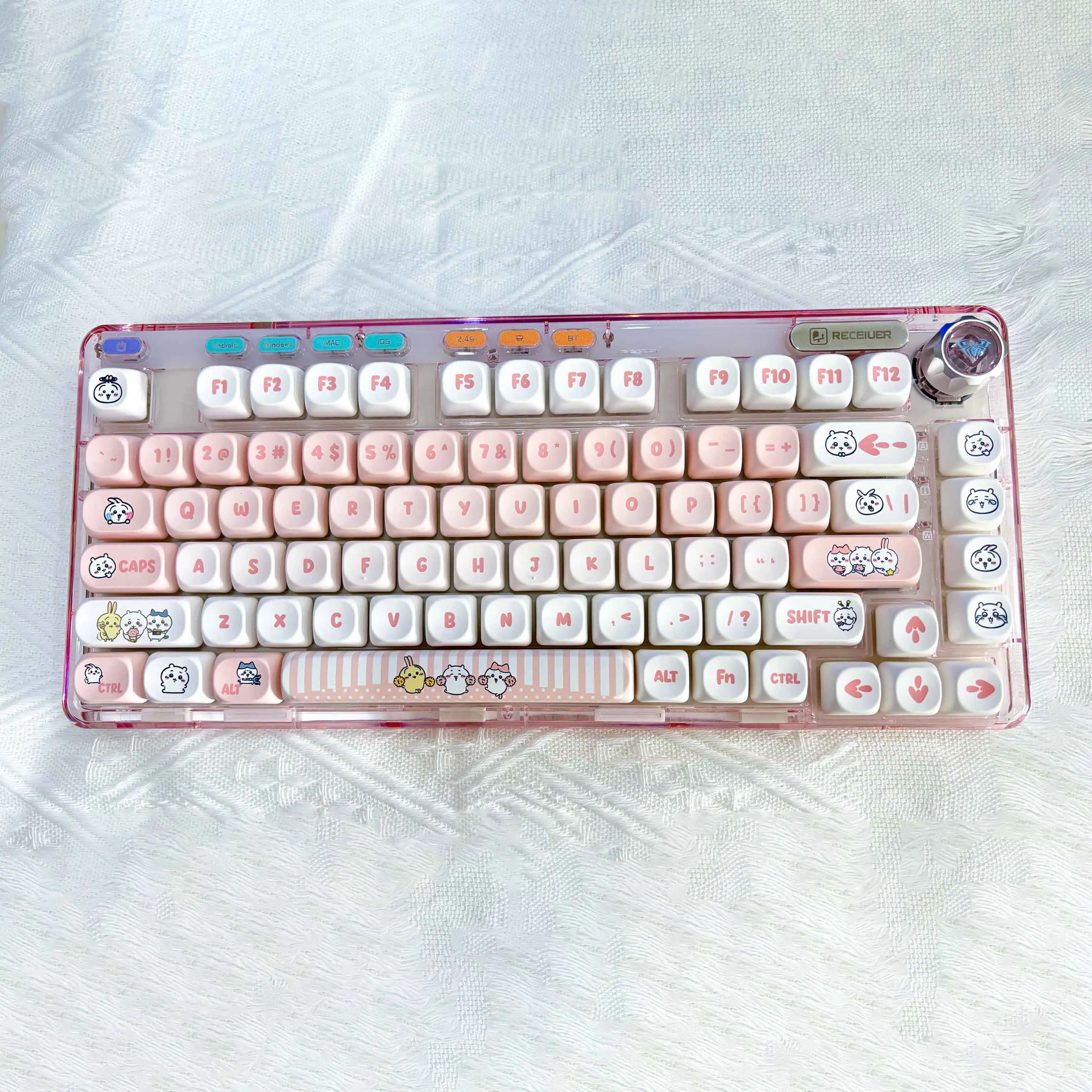 Cheer-Up Usagi Keycaps MOA Profile PBT Material Kawaii Keycaps أغطية مفاتيح متينة مع تصميم أرنب لطيف