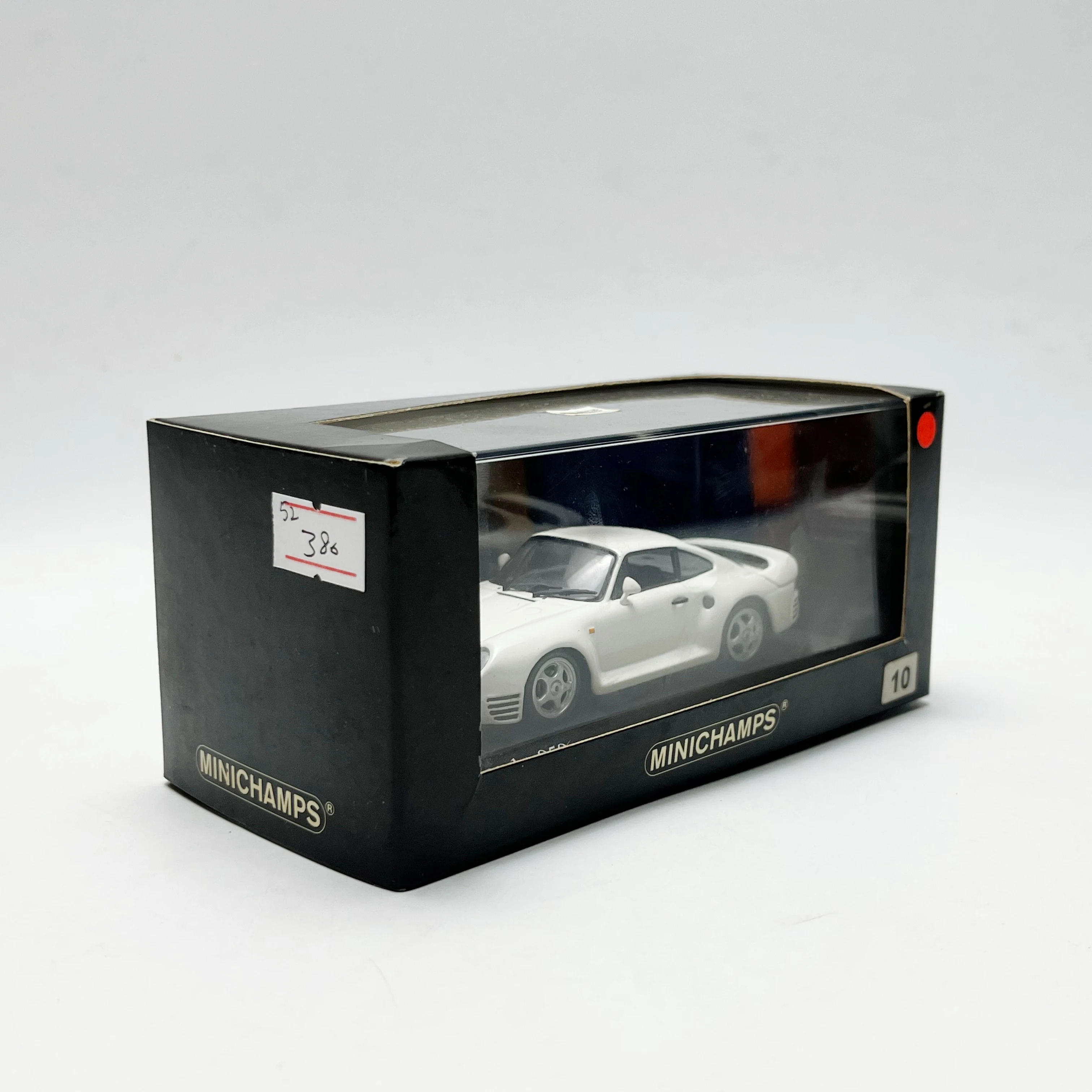 

Модель автомобиля из сплава MINICHAMPS 1/43 Porsche 959.