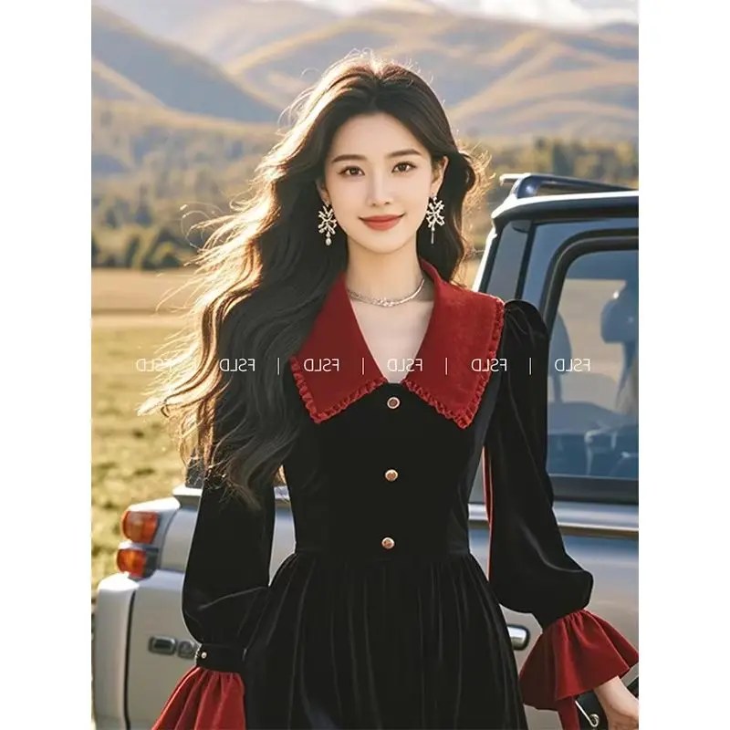 

High End Black Spliced Velvet Dress For Women, Autumn And Winter Retro Collar Design, Slim And Elegant Long Skirt