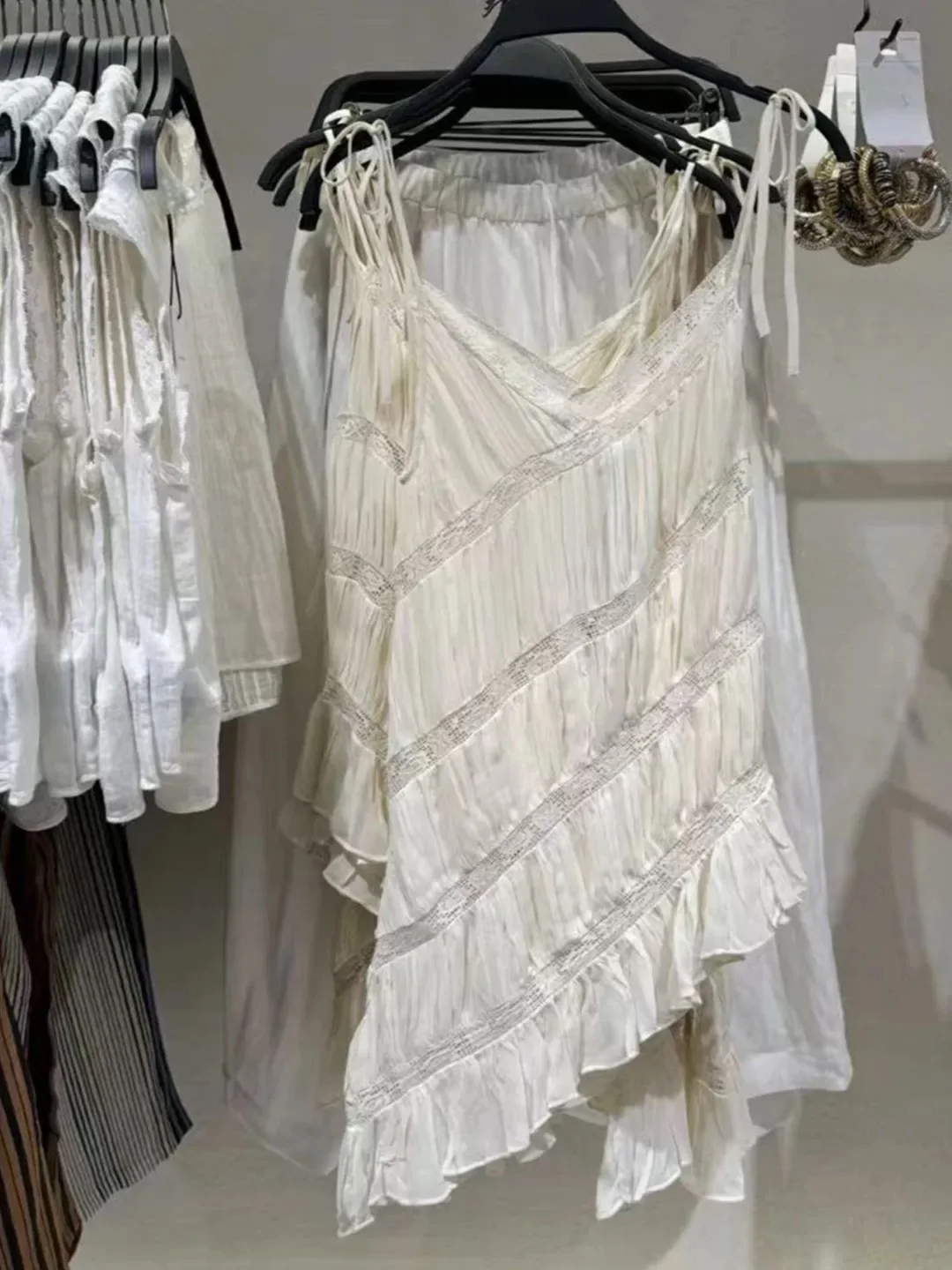 Women's Fashion Spring 2026 V-neck Asymmetric Pleated Top Elegant Atmosphere Casual Wear Loose Fit Sleeveless Daily Use