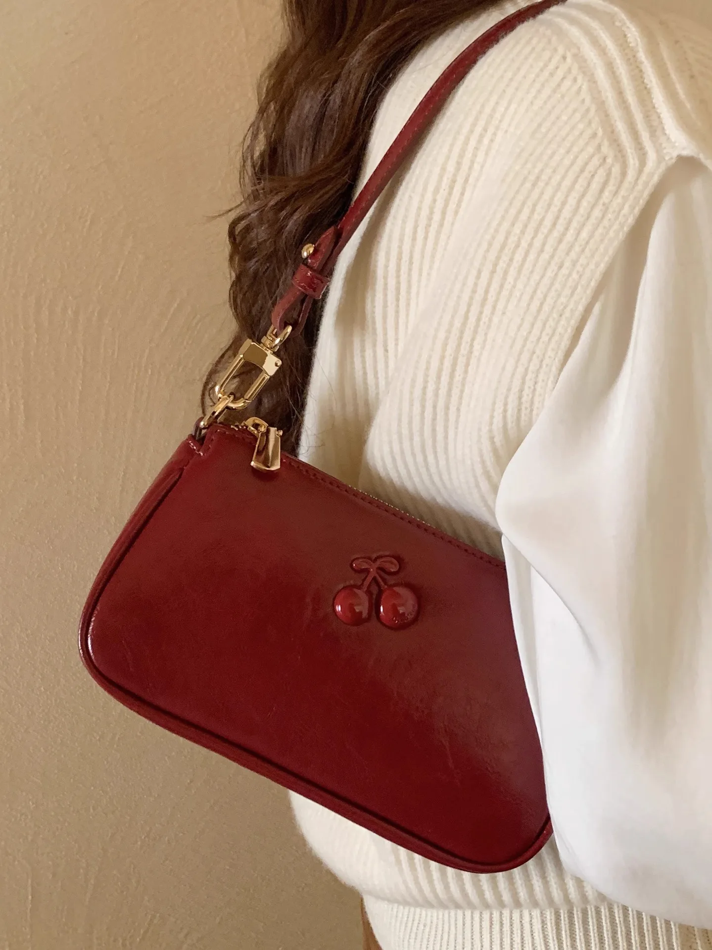 Light Luxury Lady Underarm Bag 2024 New Designer Cherry Sweet Girl Zipper Crossbody Bag Simple Elegant All-matched Handbag Trend