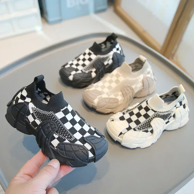 Brand Girls' Shoes Sh2024 Autumn Children Shoes Breathable Mesh Barefoot Shoes Kids Sneakers Fashion Soft Sole Boy Casual Shoes