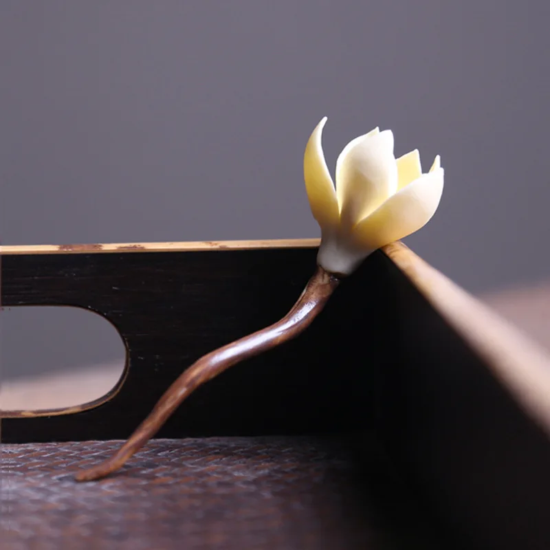 PINNY Handmade Ceramic Flower Figurines Boutique Tea Pet Ceramic Decorations For Home Tea Ceremony Ornaments