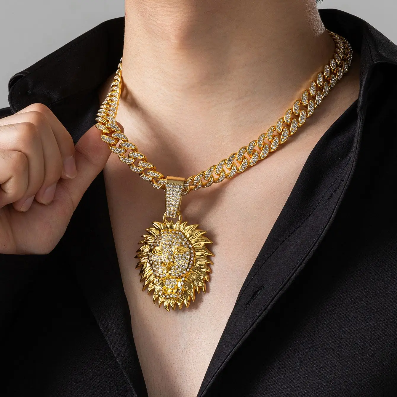 

[Golden Three-dimensional Lion Head] Full Diamond Cuban Chain Alloy Necklace Hip Hop HIPHOP Jewelry