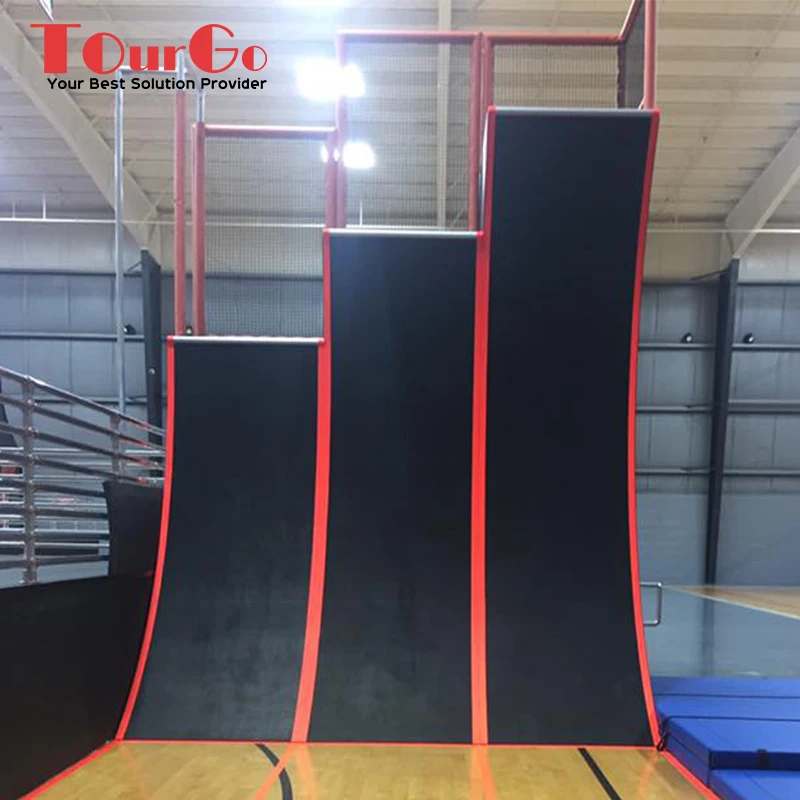 กำแพงวิ่งแบบโค้งขนาด 10 ฟุต ของ American Ninja Warrior รุ่น Mega Warped Wall ปรับแต่งได้ โครงเหล็กขนาด 15 ฟุต สำหรับผู้ใหญ่ ใช้ในสวนสาธารณะกลางแจ้ง