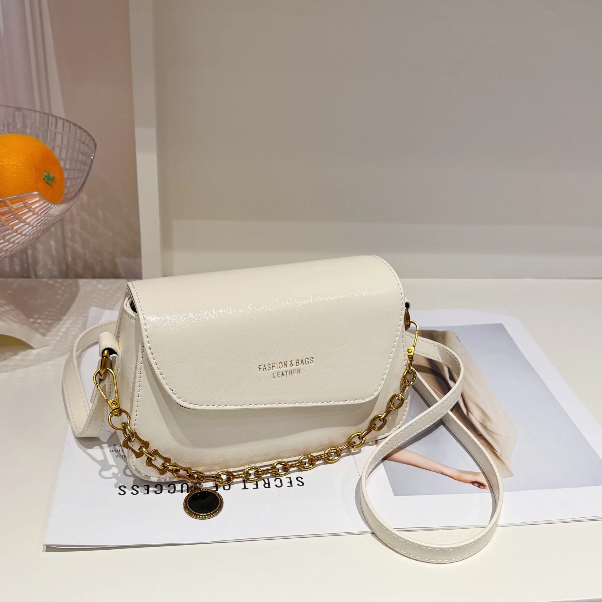 

Chain Strap Crossbody Bag, Matte Square Purse for Women Versatile Underarm Bag Casual Day-to-Night Tote Fashion Top Handle Bag​