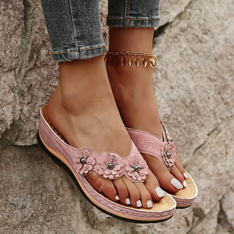 Women's Fashion Platform Slippers Summer New Round Toe Toe Flower Soft Sole Non-slip Car Stitched Wedge Sandals